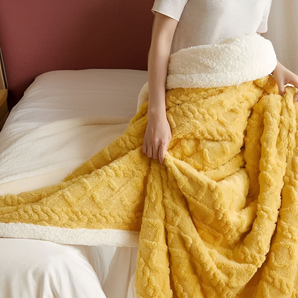 Blanket Double-Sided Polyester Fleece Lightweight & Machine-Washable