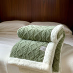Blanket Double-Sided Polyester Fleece Lightweight & Machine-Washable