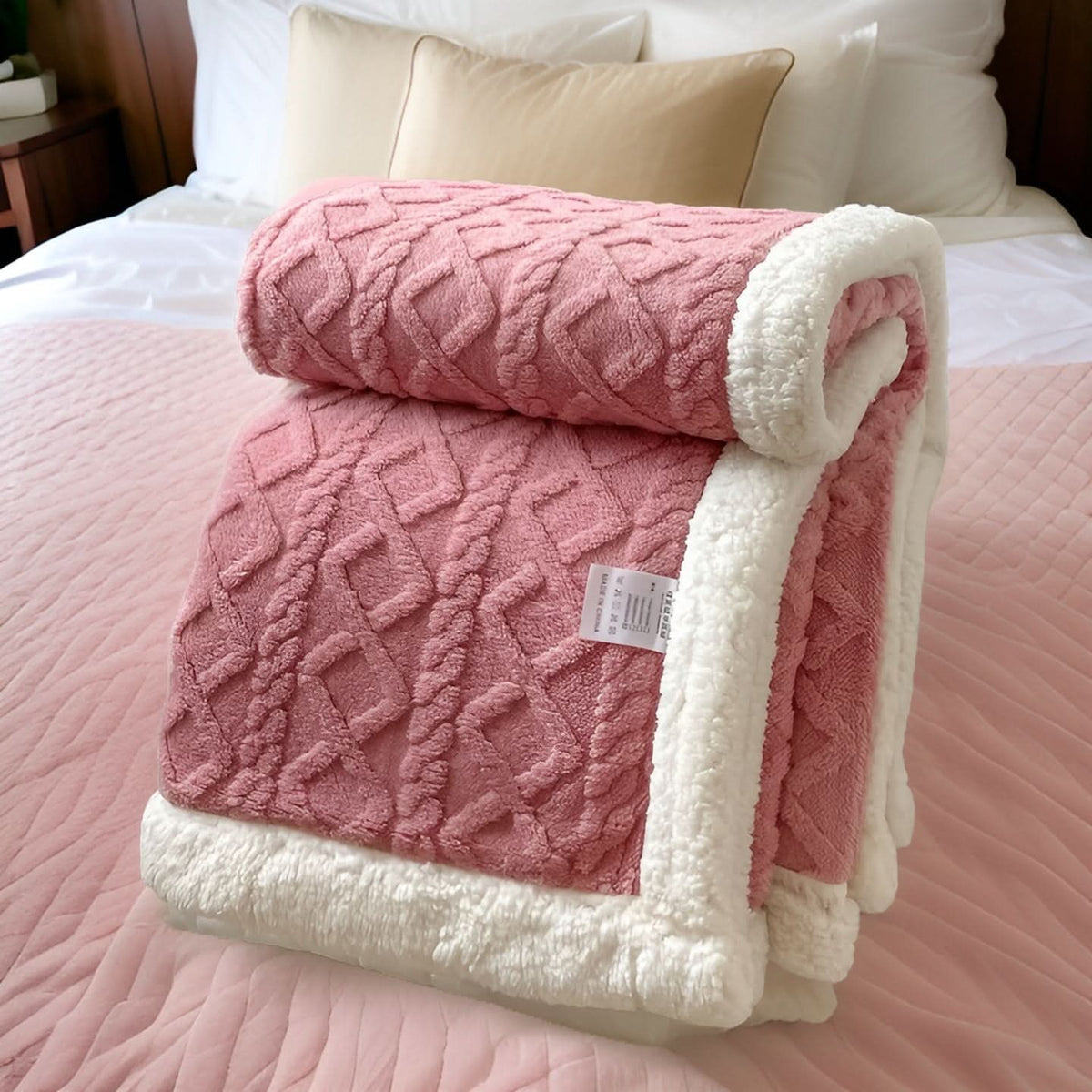 Blanket Double-Sided Polyester Fleece Lightweight & Machine-Washable