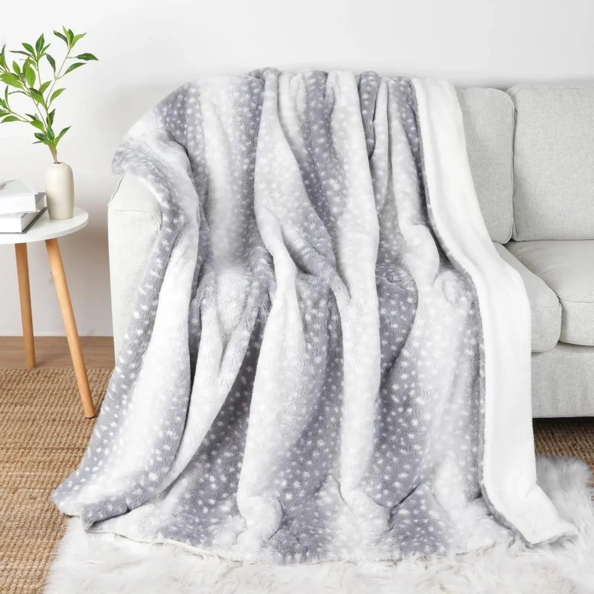 Blanket Reversible Faux Fur Deer Pattern