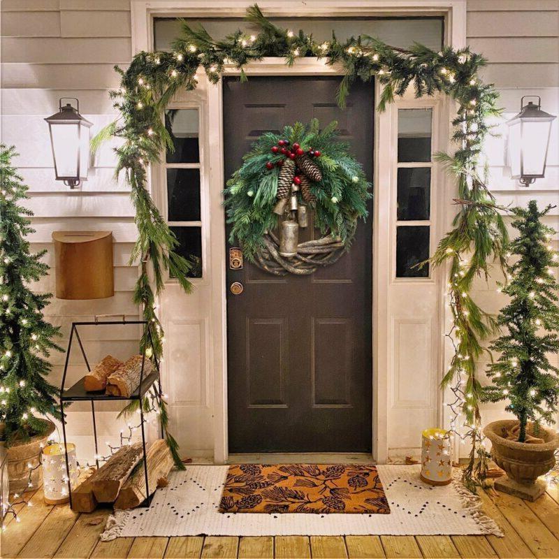 Christmas Wreath 17-Inch Vine Base Golden Bells