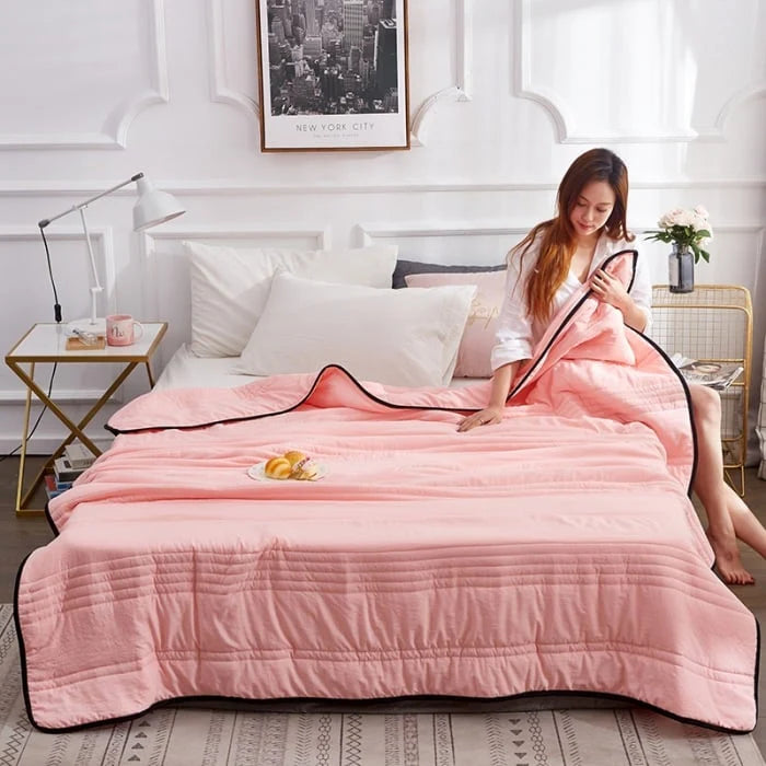 Cooling Blanket Moisture-Wicking & Breathable Polyester