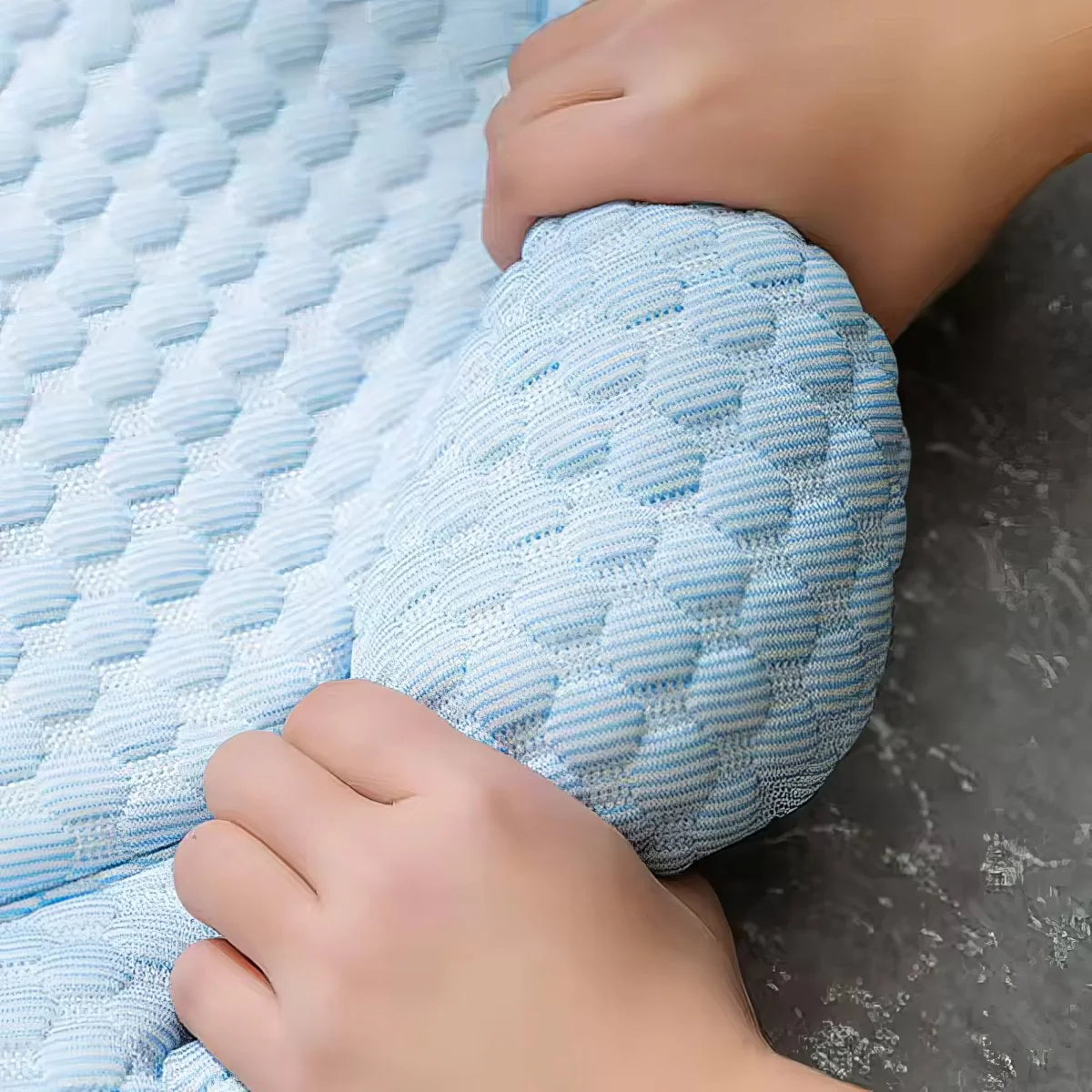 Dog Cooling Mat Temperature-Regulating Machine-Washable Cover & Non-Slip Base