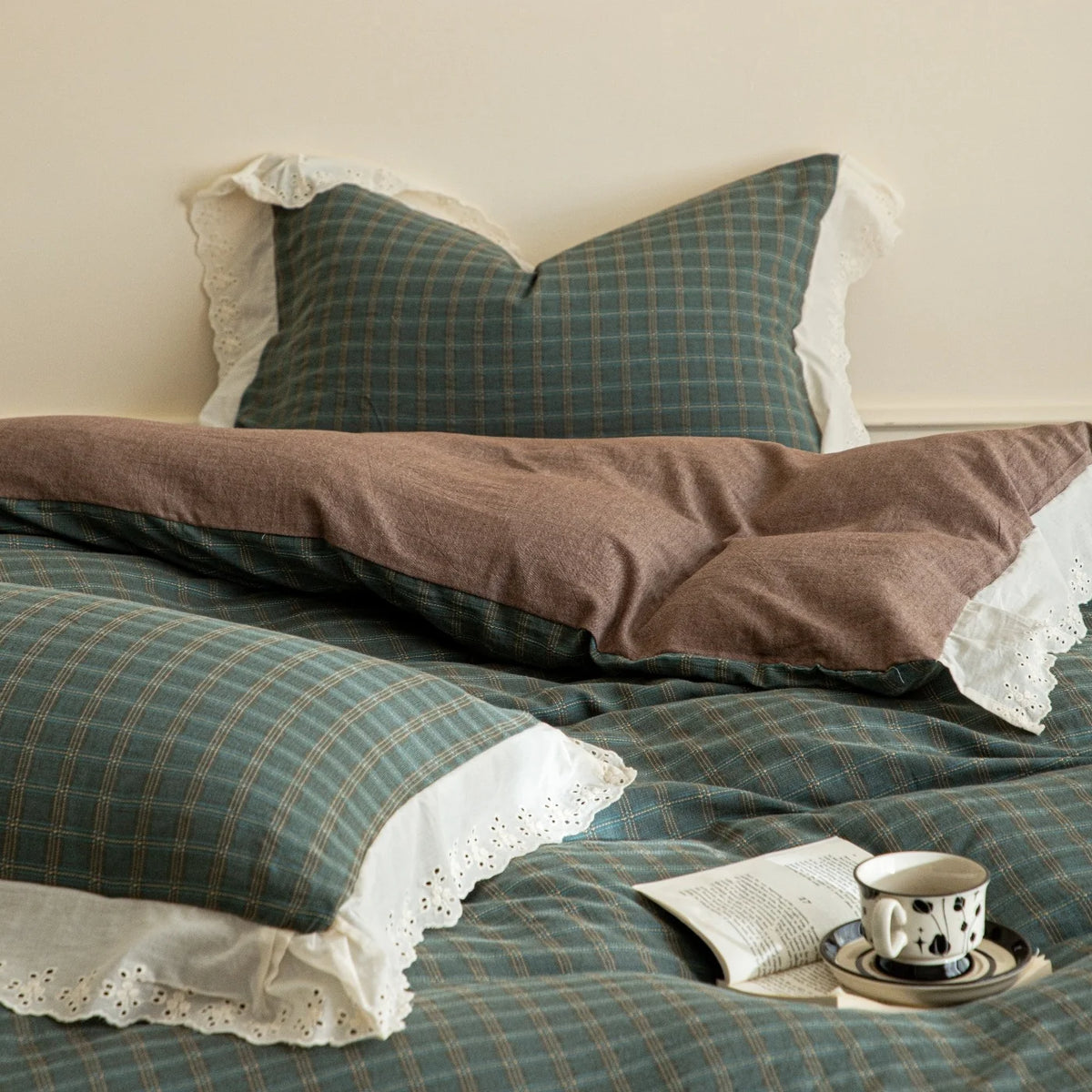 Flannel Bedding Set Reversible Check Lace Trim