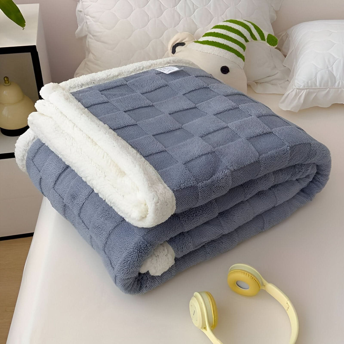 Fleece Blanket Reversible Checkered Soft Machine Washable