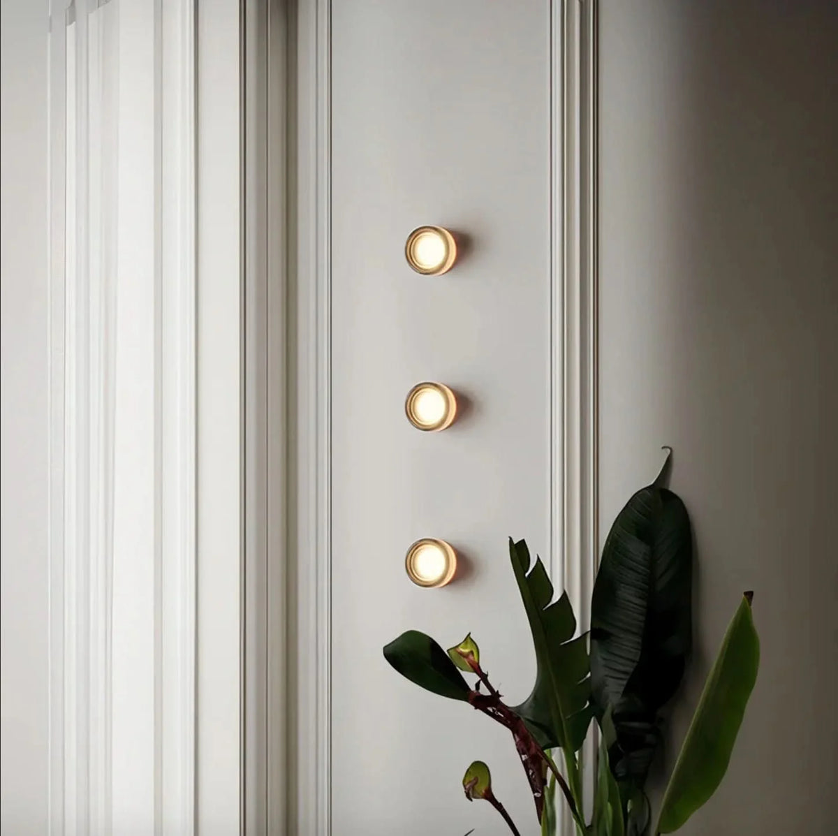 LED Wall Sconce Dimmable Cast Glass Shade Ambient Lighting