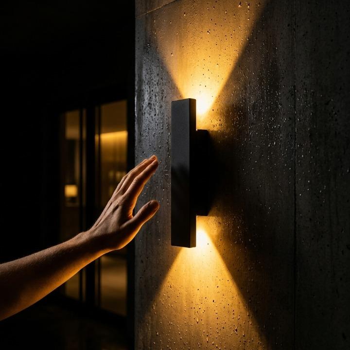 Outdoor Wall Light Up-Down Beam Aluminum IP65