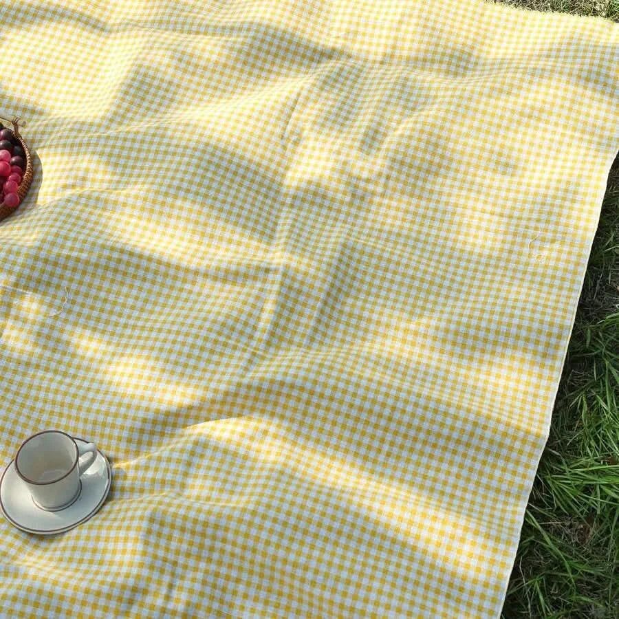 Picnic Blanket Quick-Drying Lightweight Foldable Checkered Design