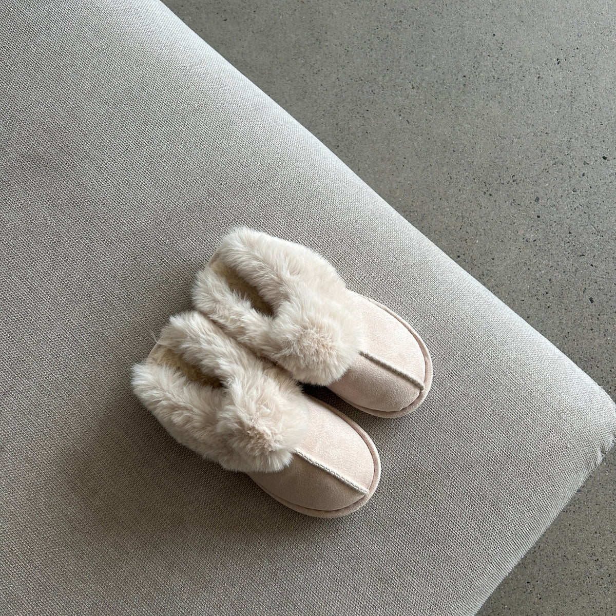 Slippers Faux Fur Slip-On Rubber Sole Indoor & Outdoor Wear