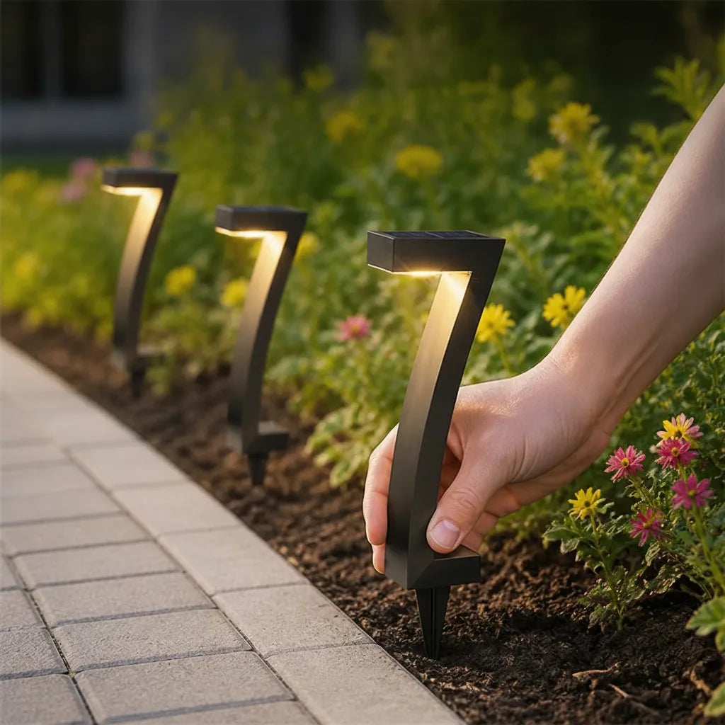 Solar Path Light Warm White LEDs & Dusk Sensor
